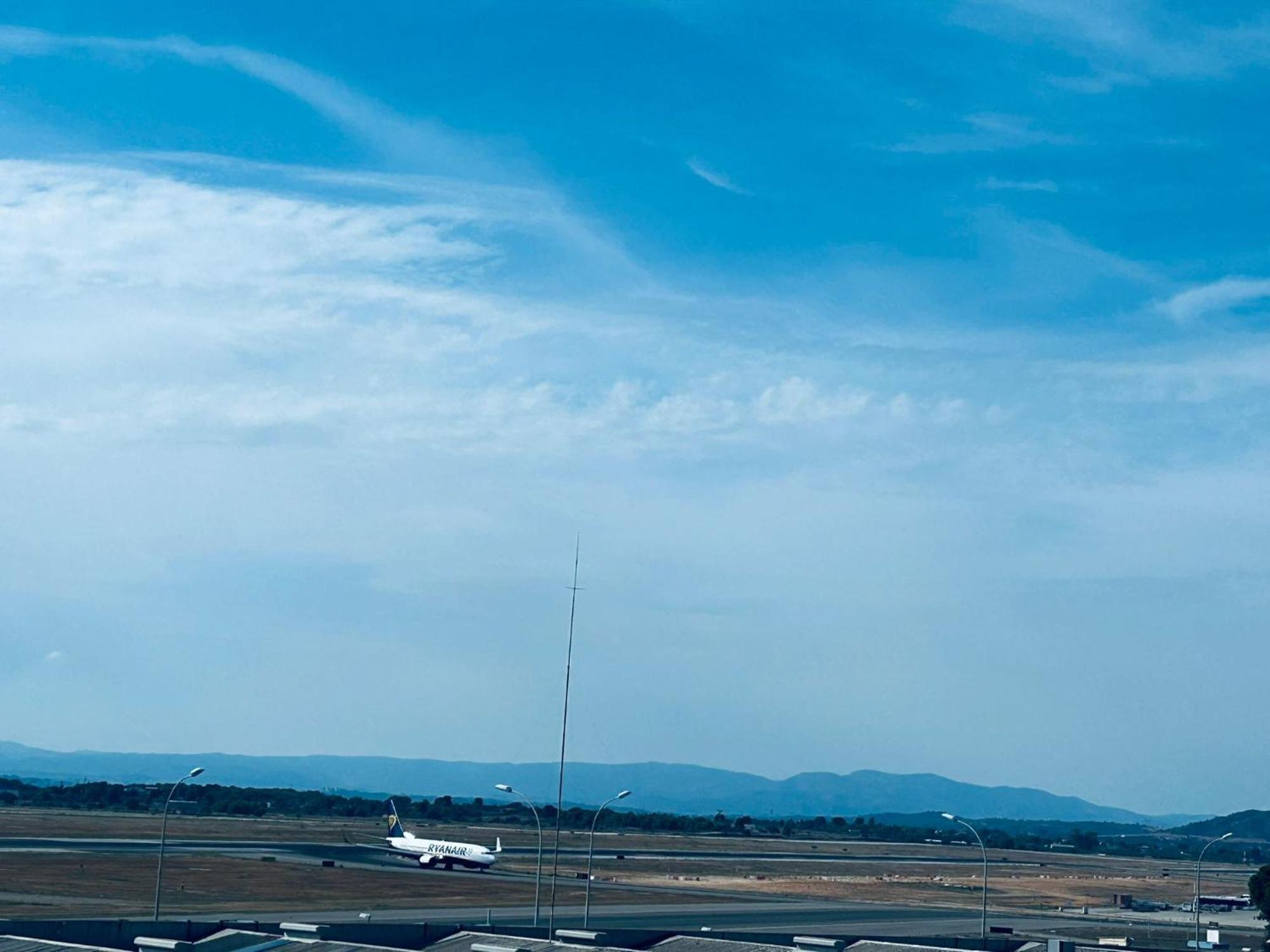 Mi Huesped Valencia, Aeropuerto Manises Exterior foto